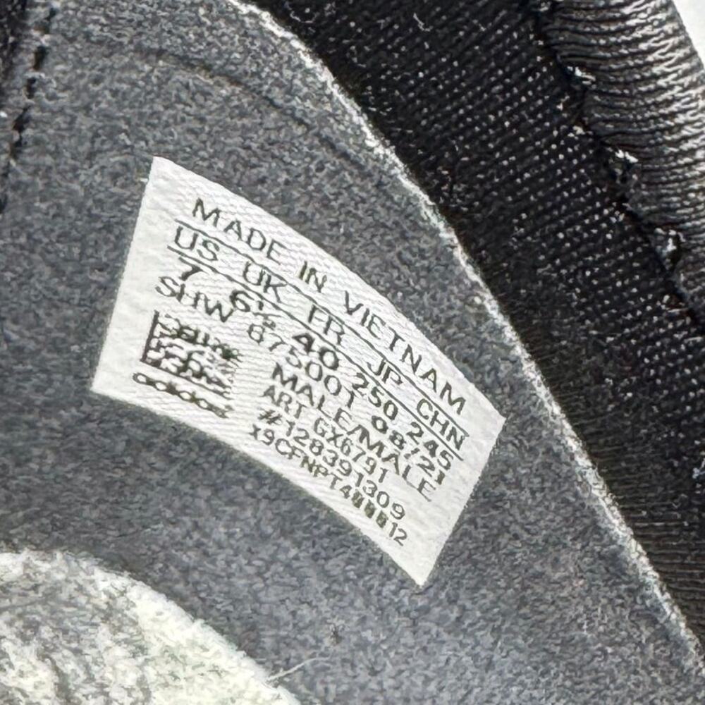 Adidas NMD R1 Star Wars Boba Fett‎ Athletic Sneaker Black/Green Men’s Size 7 US - Picture 8 of 8